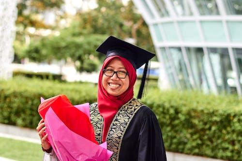 More Malaysians are studying locally instead of abroad, and for good reasons, say experts - StudyMalaysia.com