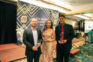 Award winners (L-R) Stanly Ampah Barak, Joyceanna Hong and Rexy Prakash Chacko.