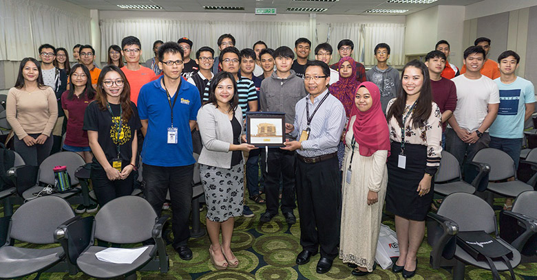 Group photo following Sarawak Energy Berhad career talk