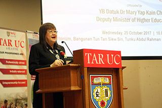 Datuk Dr Mary Yap addressing the audience.