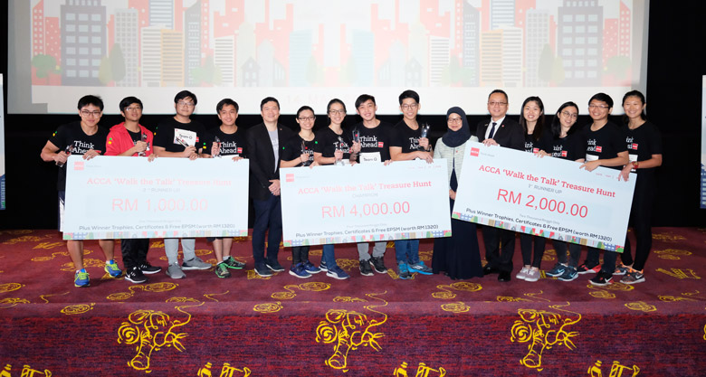 The champion_first and second runners-up with ACCA Malaysia Country Head Edward Ling and ACCA MAC President Dato’ Merina Abu Tahir and Deputy President Dato’ Lock Peng Kuan