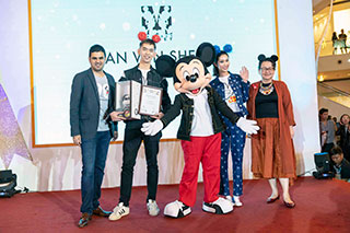 Grand Prize Winner Tan Win Shean (second from left) from ESMOD KL with (left) Amit Malhotra, Country Head for The Walt Disney Company Malaysia & Singapore, and (far right) Dato’ Joyce Yap, CEO (Retail) of Pavilion KL.